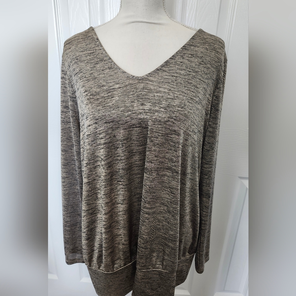 Lane Bryant Size 14/16 Long Sleeve V-neck Black/Gray Lightweight Pullover Top